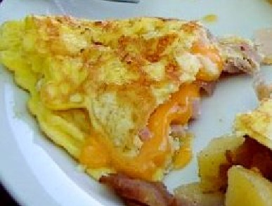 La tortilla del desayuno y el huevo&nbsp;revuelto.