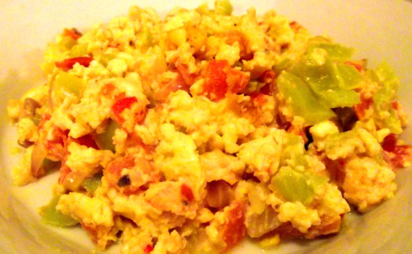 Huevo revuelto con&nbsp;cebollín