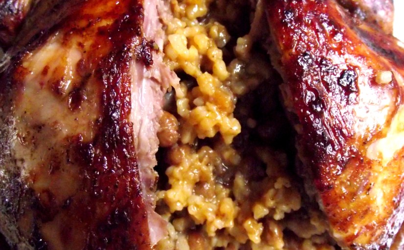 ¡Pollo asado relleno de moro de guandules con&nbsp;coco!