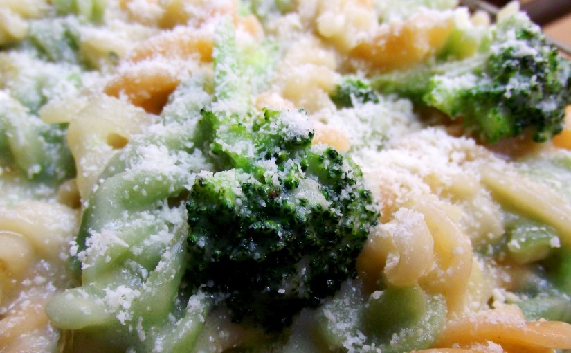 ¡Una suculenta pasta blanca en crema de&nbsp;brócoli!