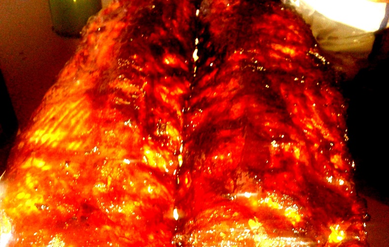 ¡Por las costillas!