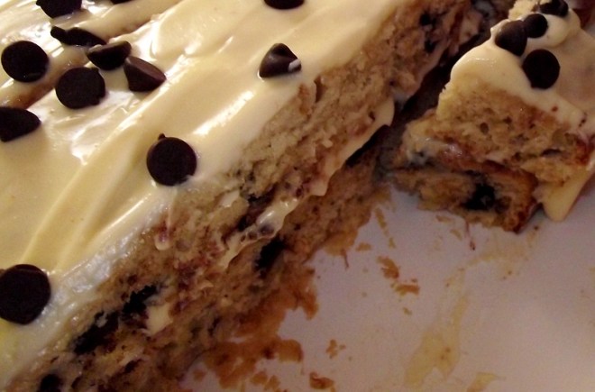 bizcocho de banana y besitos de chocolate