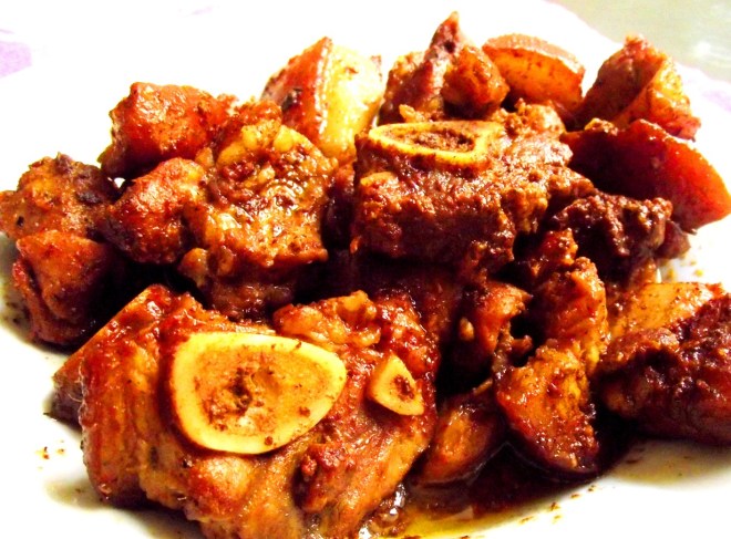 Cerdo guisado dominicano