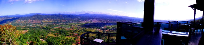 Paisaje desde el balcón de Aroma de la Montaña Restaurant