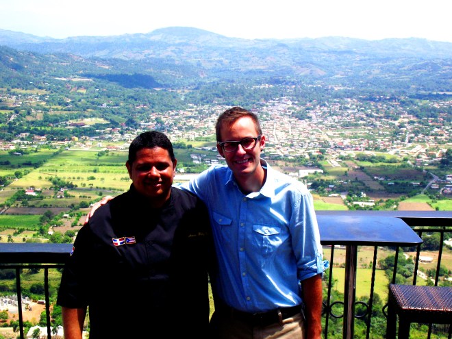 Con Wesley, Gerente de Aroma de la Montaña Restaurant
