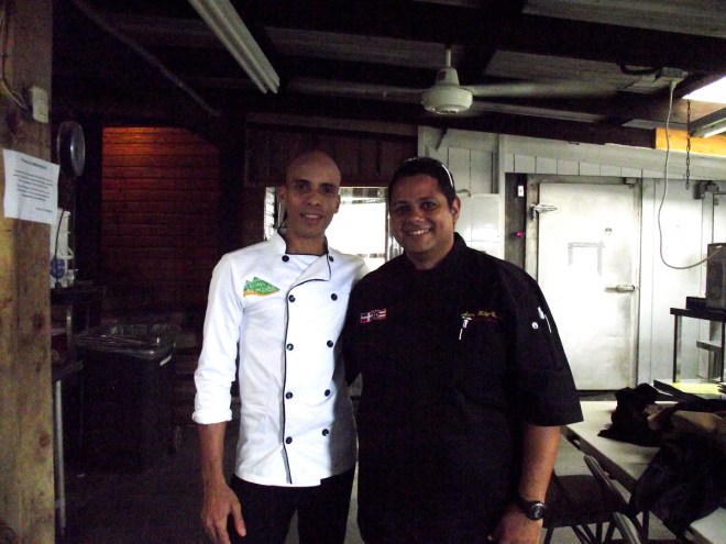 En la cocina de Aroma de la Montaña Restaurant con el Chef Joel Villa