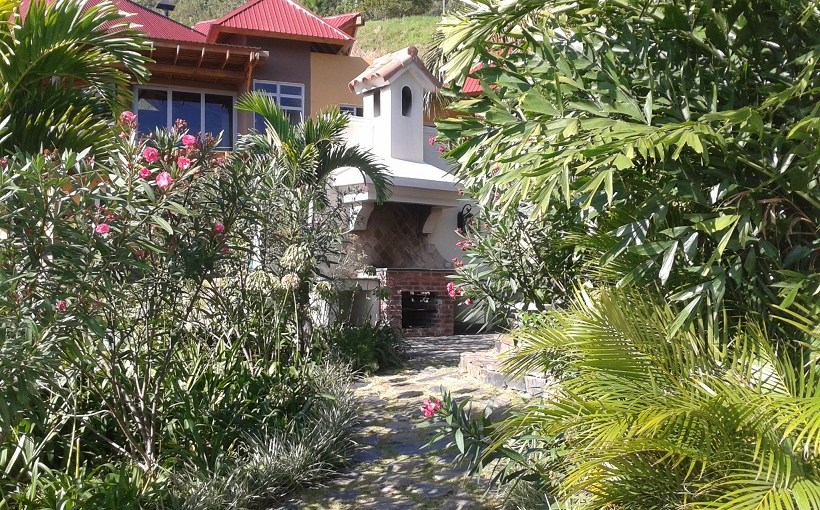 El fogoncito en Jamaca de Dios –&nbsp;Review