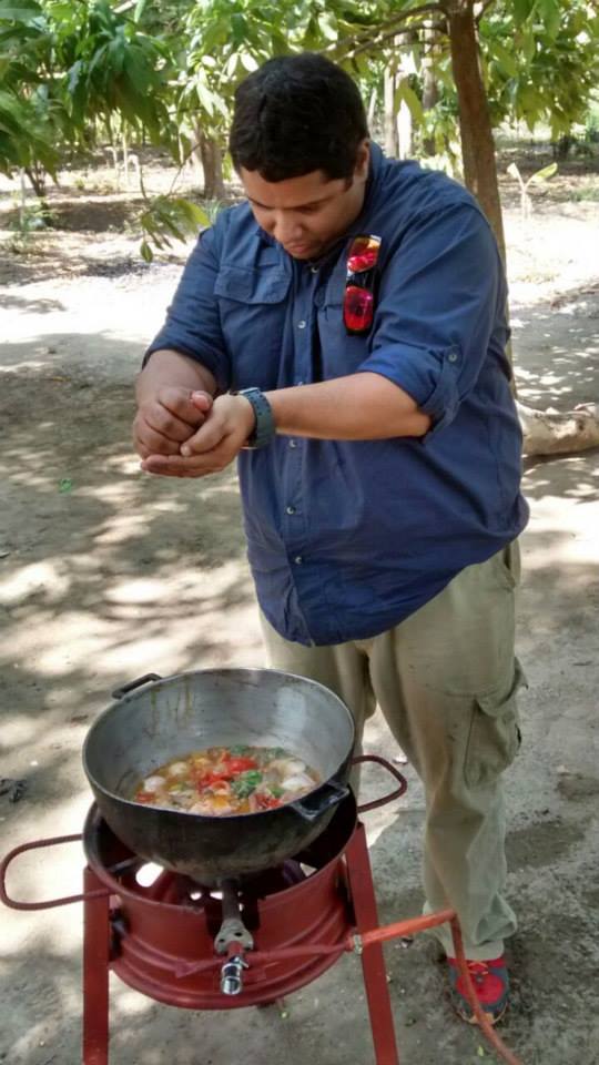 Exprimiendo un poco de naranja agria