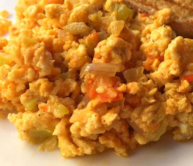 huevo revuelto dominicano