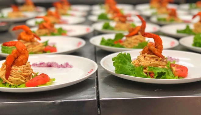 Ensalada de pasta fría de camarones