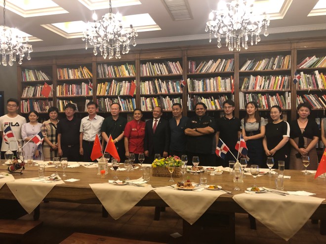Décimo-tercera cena en el marco del Festival de La Cocina Dominicana en China (Yantai, 2019)