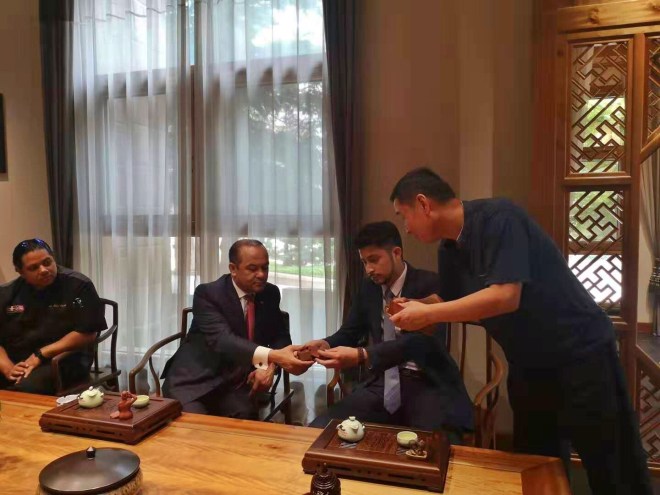 Embajador Briunny Garabito