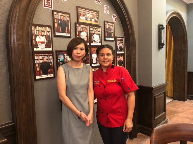 La sous chef con nuestra liaison Sophy Liu