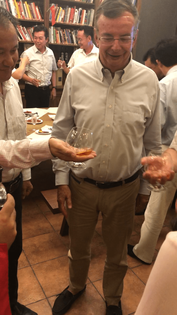 El profesor Vellas explica las particularidades del ron